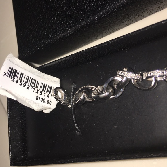 Last Chance. ❄️Diamond Accent Bracelet❄️ - Picture 3 of 8